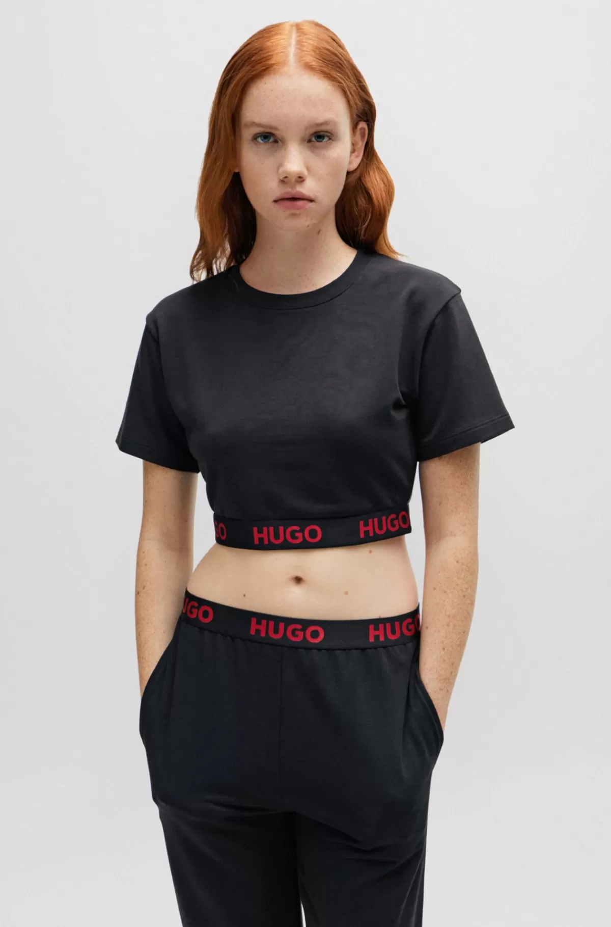 HUGO BOSS Afkortet T-shirt I Stof Med Stræk Med Logolinning Sort Best