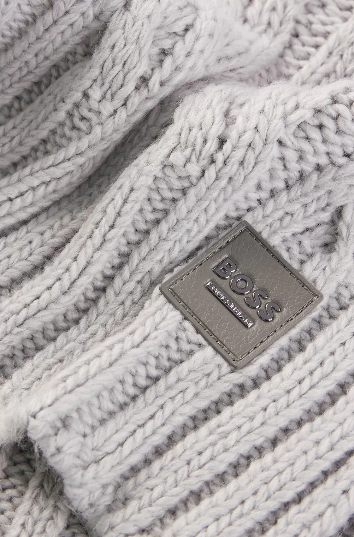HUGO BOSS Kabelstrikket Tørklæde Med Logomærkat Til Hestesport Lysegrå Sale
