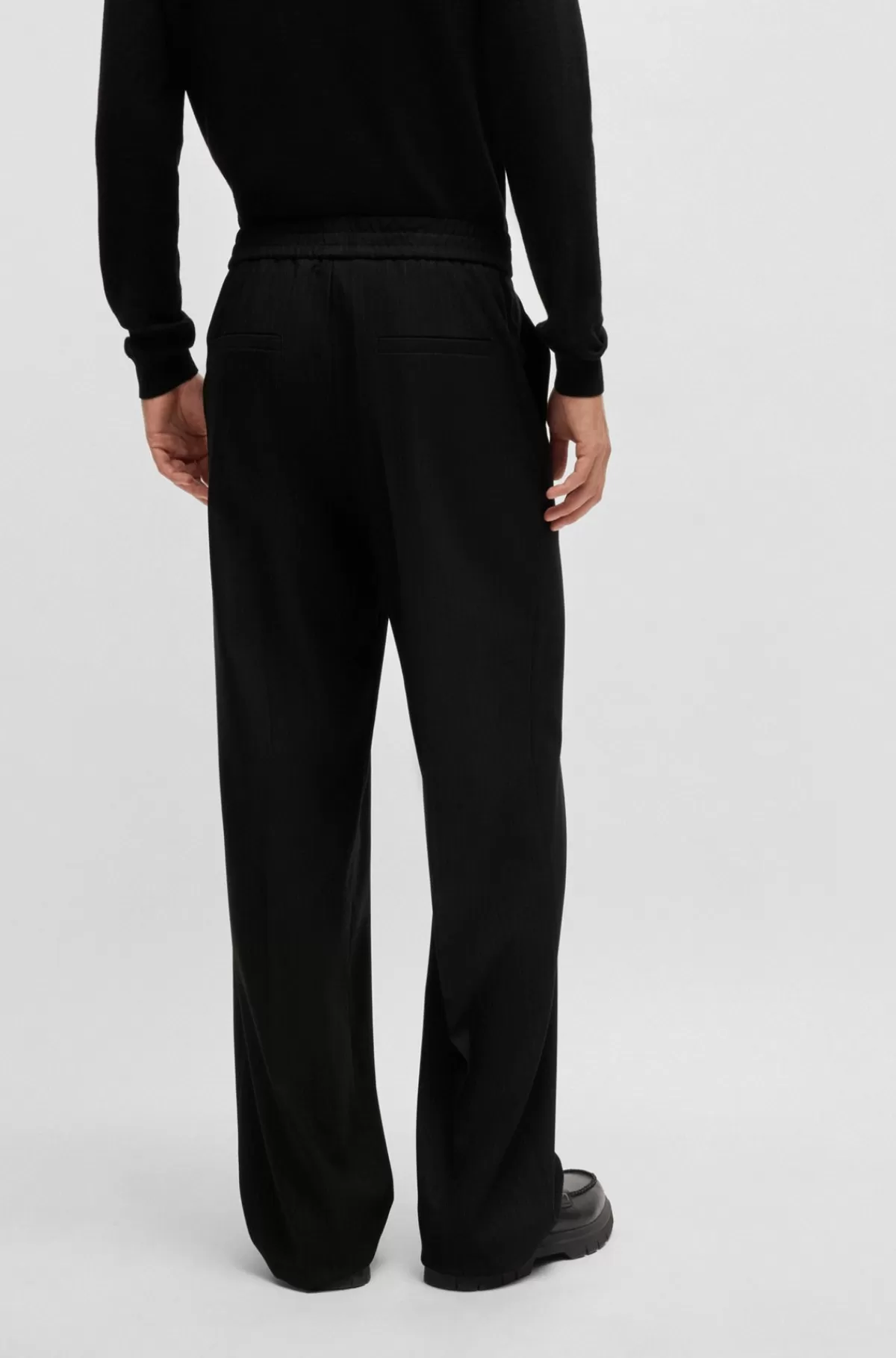 HUGO BOSS Kønsneutrale Habitbukser Med Relaxed Fit Og Nålestribet Mønster Sort Outlet