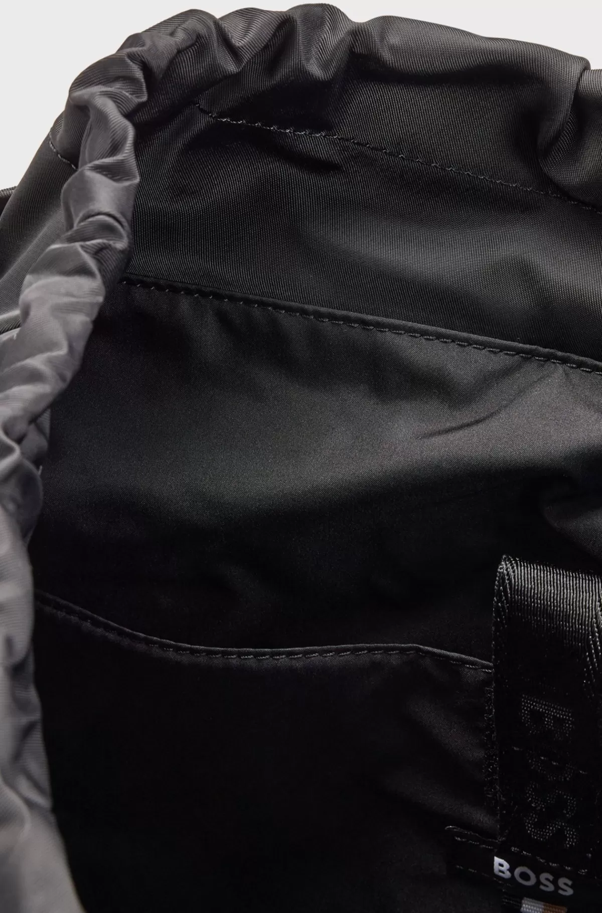 HUGO BOSS Rygsæk I Mat Twill Med Dobbeltmonogram Og Fuld Foring Sort Online