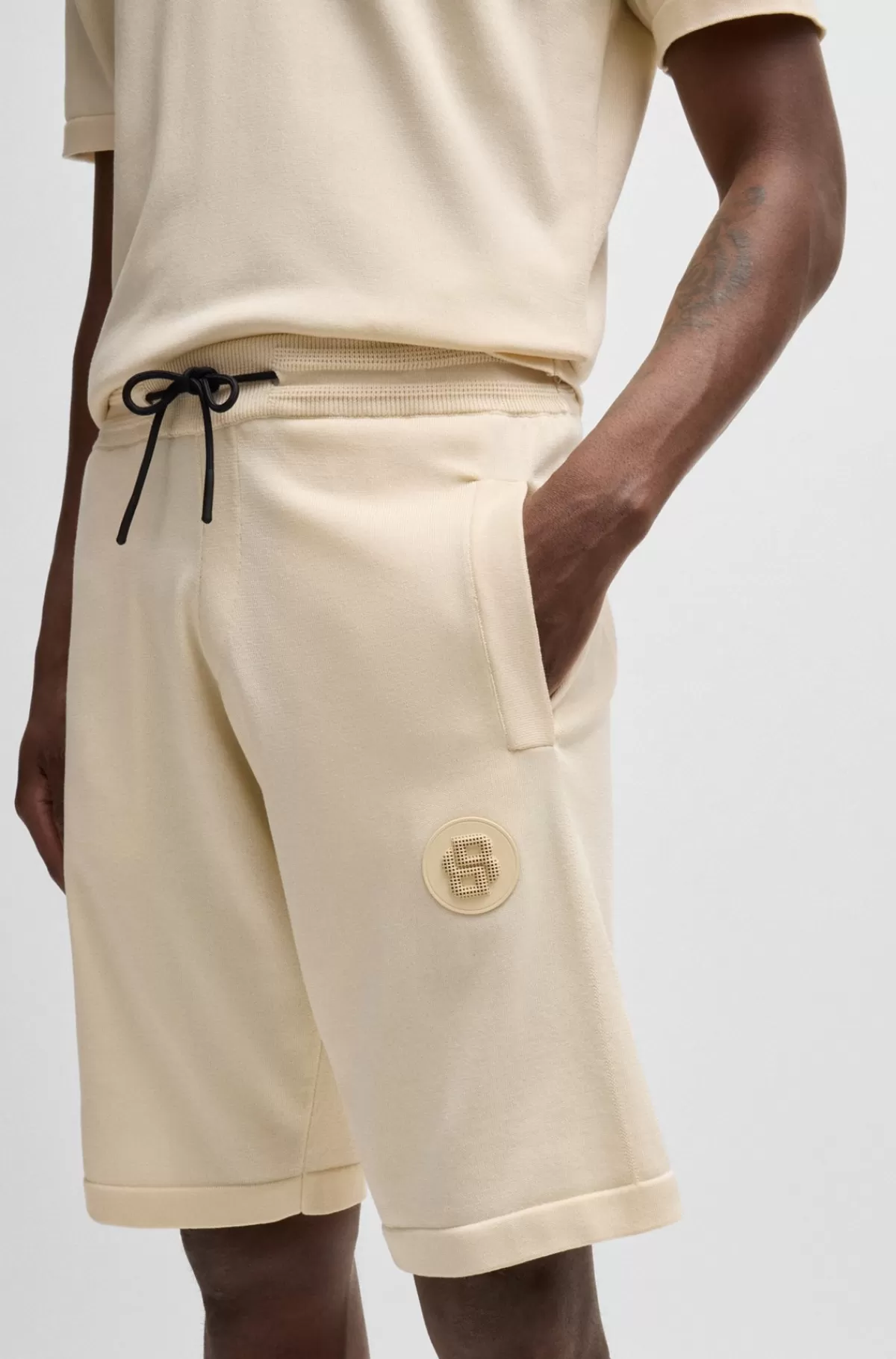 HUGO BOSS Shorts Med Regular Fit Og Badge Med Dobbeltmonogram Naturlig Sale