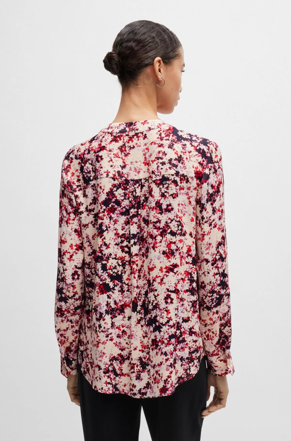 HUGO BOSS Skjorte I Satin Med Blomsterprint Og V-hals Mønstret Best Sale