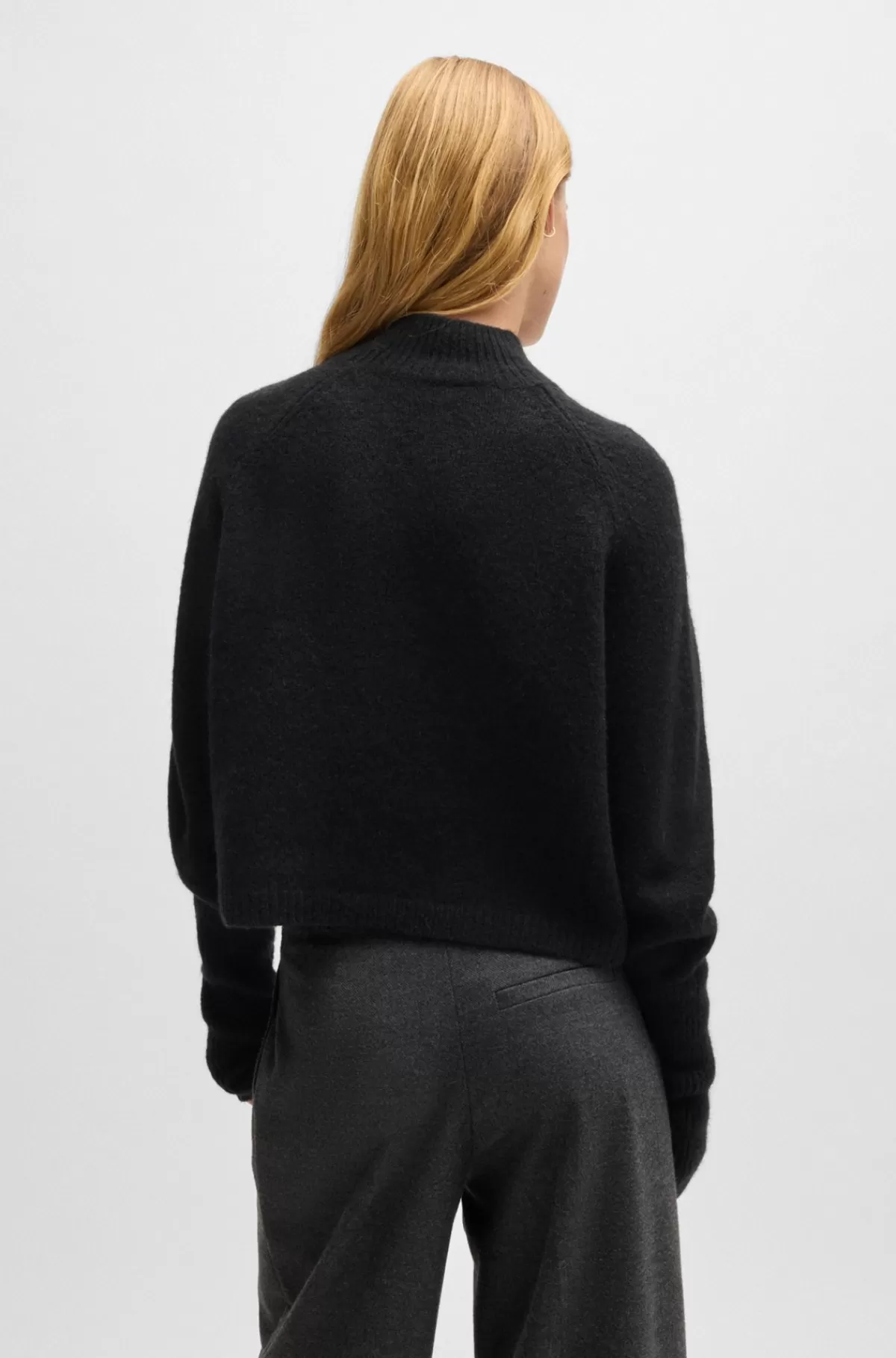 HUGO BOSS Sweater Med Kort Og Relaxed Fit I Uldblanding Sort Clearance