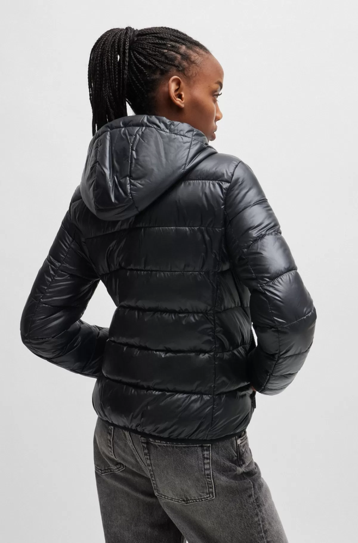 HUGO BOSS Vandskyende Dunjakke Med Kontrastlogo Sort Discount