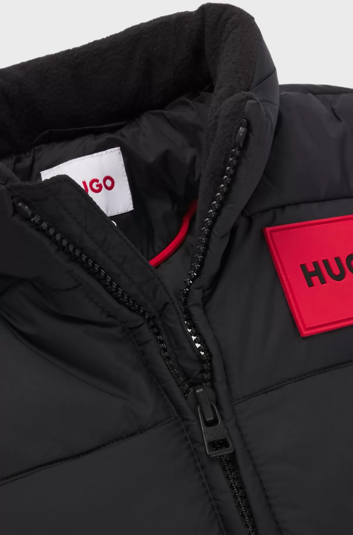 HUGO BOSS Vandskyende Dynejakke Til Børn Med Gemt Hætte Sort Clearance