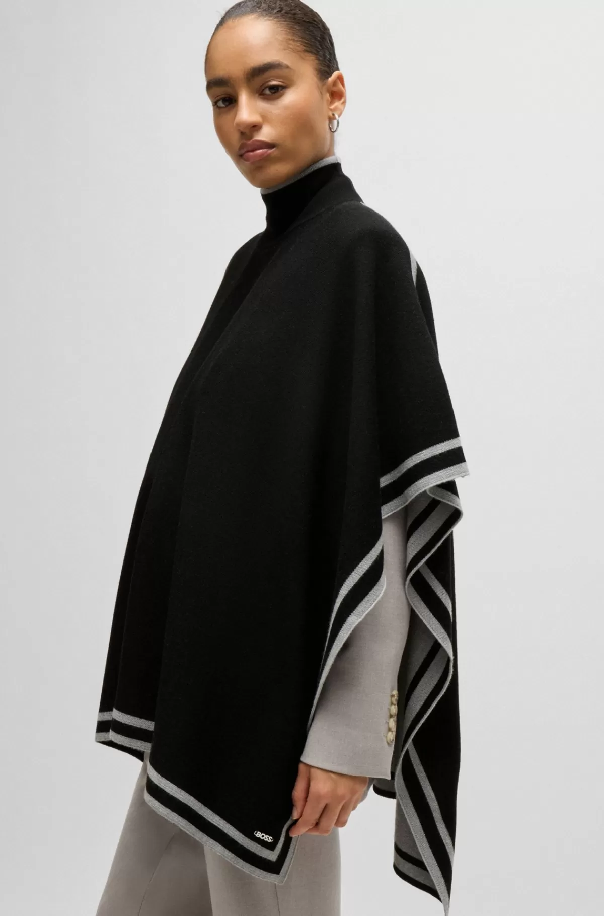 HUGO BOSS Vendbar Poncho I Ny Uld Med Stribet Kant Sort Cheap